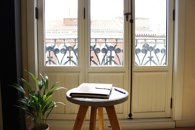 Despacho de Juan Sevillá hacia el exterior